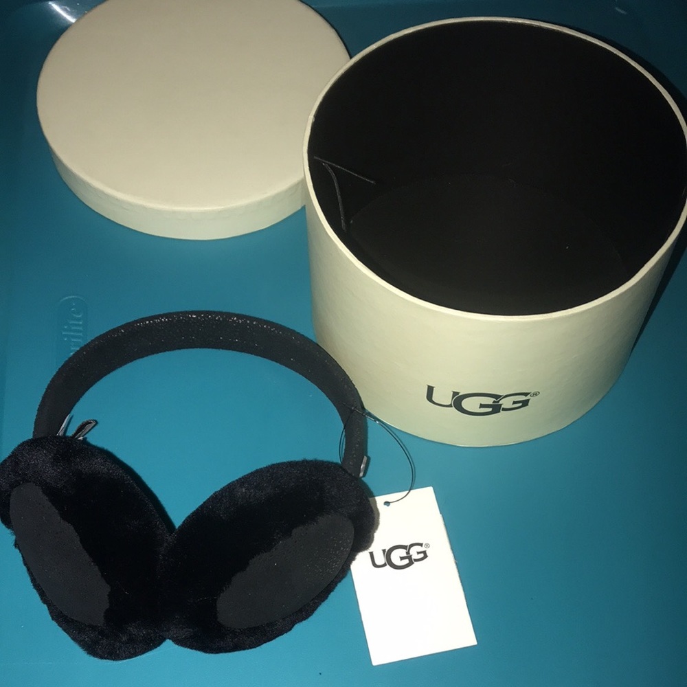 Ugg NWT ear muffs